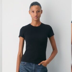 HomeStretch™ Rib Crew T-Shirt
Stretchy ribbed cotton crewneck t-shirt